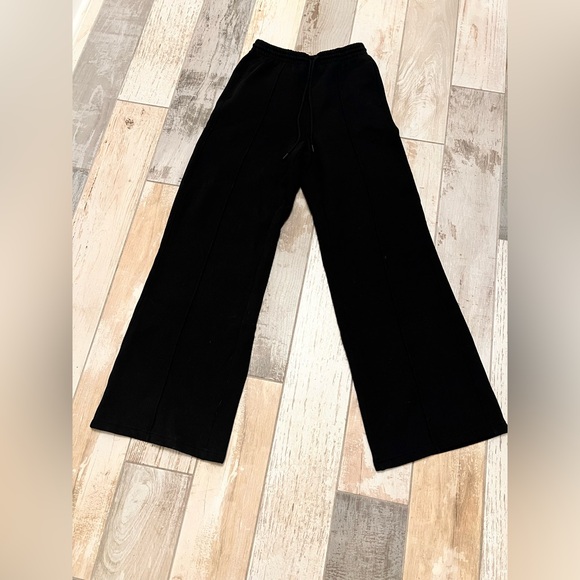 NWOT PINK Victoria Secret Ivy Fleece wide leg sweatpants joggers Black Medium - Picture 2 of 4